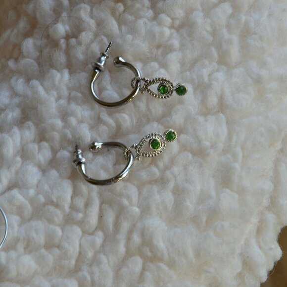 Lot of 3 Costume Earrings - Picture 3 of 6